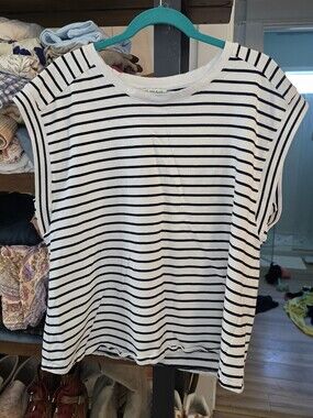 Skies Are Blue White and Navy Striped Short-Sleeve Muscle Tee
